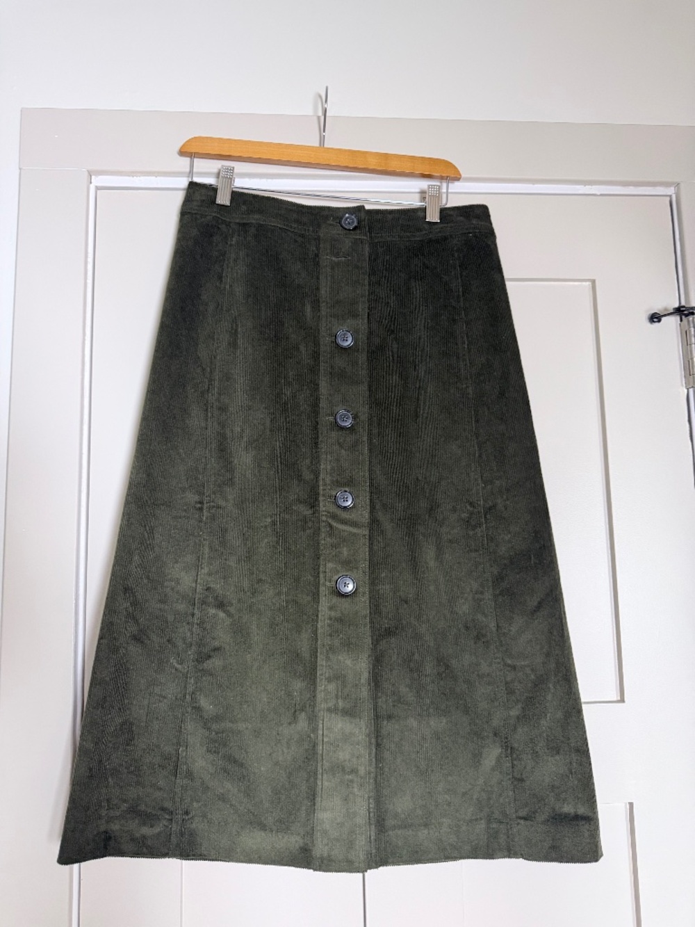 NWT - Banana Republic Factory Corduroy Button Down Skirt - Olive Green - Size 10
